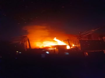 আগুন আতঙ্ক মানিকতলায় আগুন আতঙ্ক মানিকতলায়