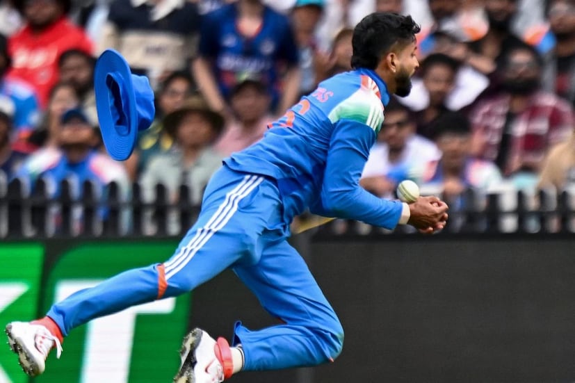 প্লীহার ছোটখাটো আঘাতের ক্ষেত্রে, ডাক্তাররা সাধারণত বিছানায় বিশ্রাম এবং নিবিড় পর্যবেক্ষণের পরামর্শ দেন। যদি রক্তপাত তীব্র হয়, তাহলে অস্ত্রোপচার, যাকে স্প্লেনেকটমি বলা হয়, প্রয়োজন হয়। এই অস্ত্রোপচারের মাধ্যমে প্লীহার কিছু অংশ বা সম্পূর্ণ অংশ অপসারণ করা হয়। এই ধরনের ক্ষেত্রে, রোগীদের ভবিষ্যতে সংক্রমণ রোধ করার জন্য বিশেষ সতর্কতা অবলম্বন করতে হবে, কারণ প্লীহার অনুপস্থিতি শরীরের রোগ প্রতিরোধ ক্ষমতা দুর্বল করে দেয়। রোগ থেকে শরীরকে রক্ষা করার ক্ষেত্রে প্লীহা গুরুত্বপূর্ণ ভূমিকা পালন করে।