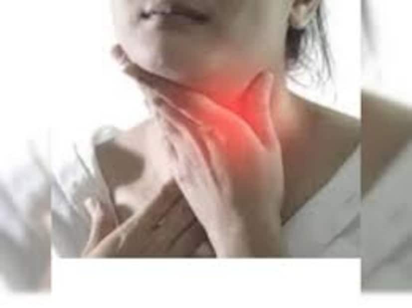 গলা ব্যথা এবং সংক্রমণ থেকে মুক্তি: ফিটকিরি মিশিয়ে গরম জল দিয়ে কুলকুচি করলে গলা ব্যথা, গলা ব্যথা এবং মুখের দুর্গন্ধ দূর হবে।