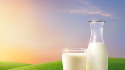 ২. শ্বেত বিপ্লবের জন্মস্থান-- বিশ্ববিখ্যাত শ্বেত বিপ্লব আনন্দে শুরু হয়েছিল এবং ভারতের দুগ্ধ শিল্পকে চিরতরে বদলে দিয়েছিল। এটি গ্রামীণ পরিবারগুলির জন্য আরও ভাল আয়ের সুযোগ তৈরি করেছিল।