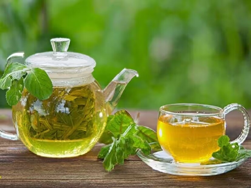 দিনে গড়ে ৪-৫ কাপ গ্রিন টি খেলে কমবে প্রস্টেট সমস্যা ৷ এর ক্যাটেচিন নিয়ন্ত্রণ করে প্রস্টেট এনলার্জমেন্ট৷ এছাড়াও ডায়েটে রাখুন ভিটামিন সি৷ বাঁধাকপি, স্ট্রবেরি, ক্যাপসিকাম, লেবুজাতীয় ফল-সহ তাজা ফল ও শাকসব্জিতে ভিটামিন সি পাবেন প্রচুর পরিমাণে৷ নিয়মিত খেলে কমবে প্রস্টেট ক্যানসারের ঝুঁকি৷ 