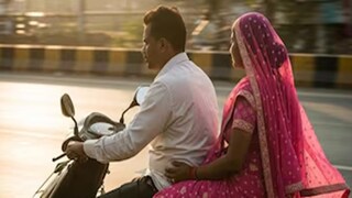 উপমহাদেশে মহিলারা কেন বাইকে একপাশ থেকে বসেন? (Photo: AI Generated Image)