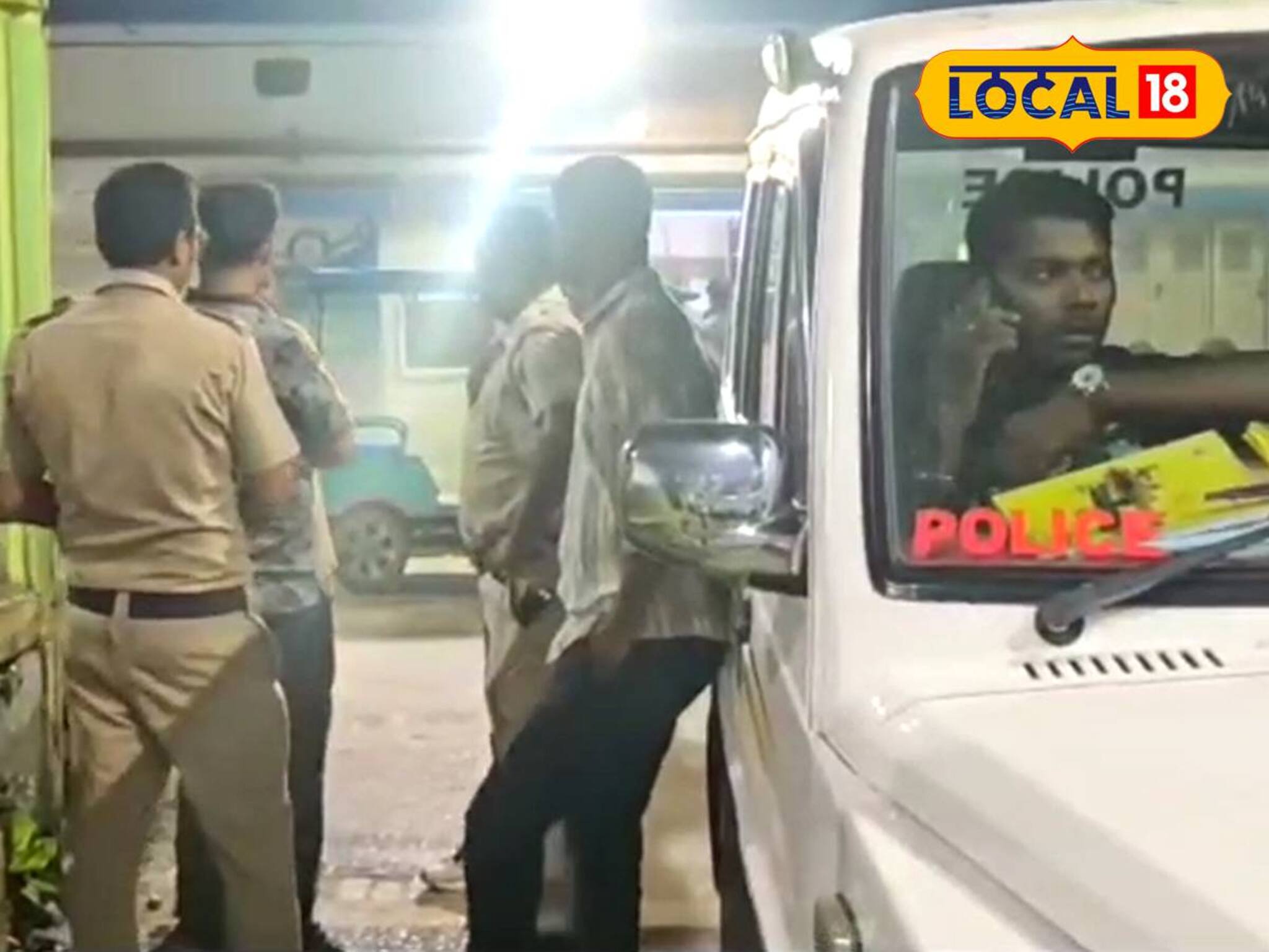 নেশার নাম করে ডেকে ধারালো অস্ত্র দিয়ে হামলা! যুবকের গলা কেটে রক্তারক্তি কাণ্ড