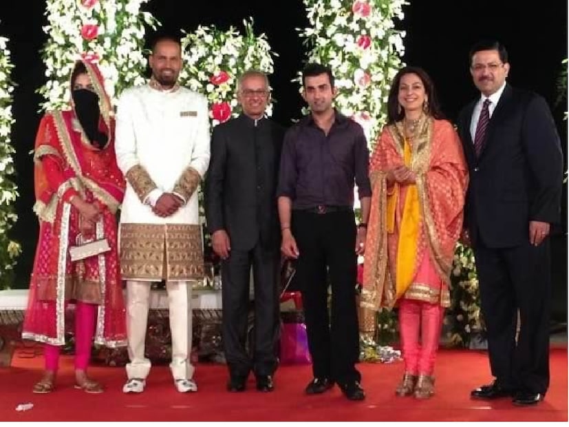 ইউসুফের প্রেমের গল্পেও একটি চলচ্চিত্রের মোড় রয়েছে। ইউসুফ পাঠানের ক্যারিয়ার রোমাঞ্চকর ছিল না। ২০০৭ সালের টি-টোয়েন্টি বিশ্বকাপের ফাইনালে তার অভিষেক হয়েছিল।