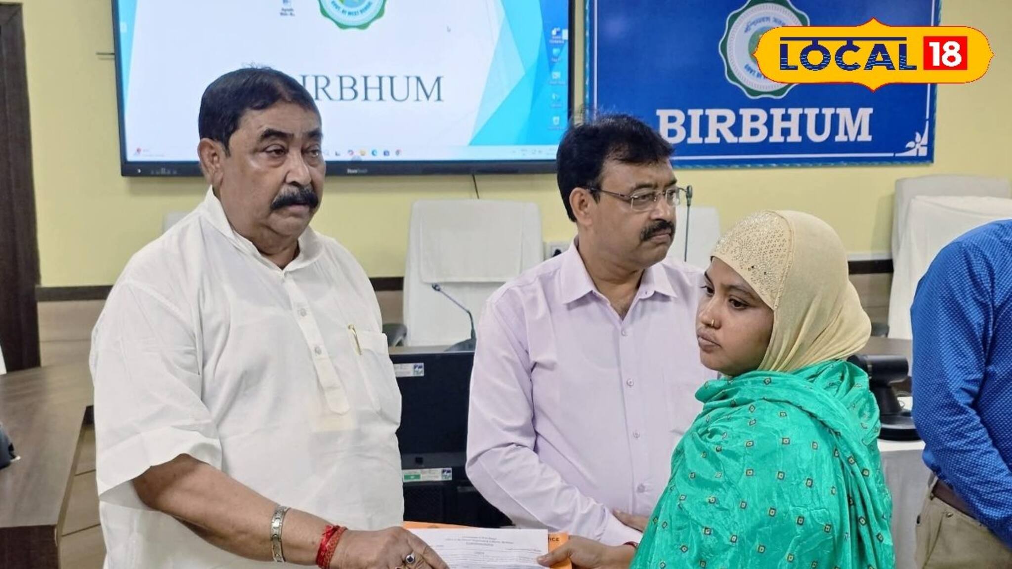 Job News: বীরভূমে চাকরির বৃষ্টি! কপাল খুলল ৪৭ চাকরিপ্রার্থীর, ফের হবে নিয়োগ, অঢেল শূন্যপদের ঘোষণা প্রশাসনের