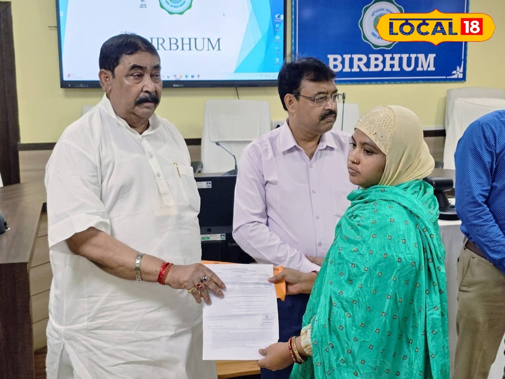 Job News: বীরভূমে চাকরির বৃষ্টি! কপাল খুলল ৪৭ চাকরিপ্রার্থীর, ফের হবে নিয়োগ, অঢেল শূন্যপদের ঘোষণা প্রশাসনের