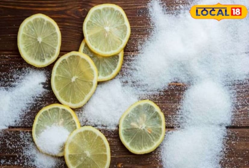 ফ্লাশ ট্যাঙ্কে নোংরা জমবেই, সপ্তাহে একবার ভিনিগার বা লেবুর জল ব্যবহার করলে ট্যাঙ্কে ছত্রাক, মরচে এবং দুর্গন্ধ জমবে না।