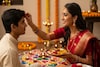 ফোঁটা দেওয়ার সময় বোনেরা ‘এই’ বিষয়ে নজর রাখুন, নইলে ভাইদের মাথায় চরম বিপদের কালো ছায়া