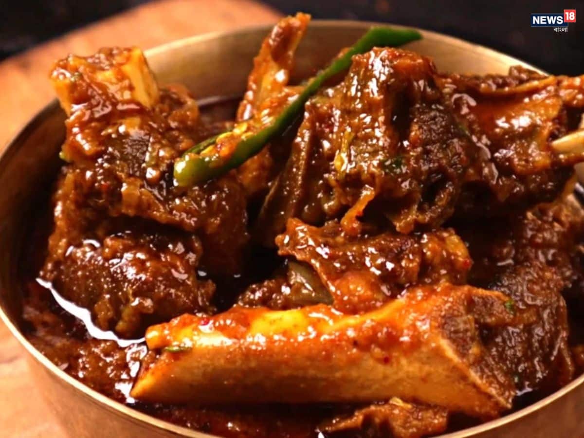 সিম ১০০, করলা ৬০, গাজর ৮০, বিনস ১০০,মুলা ৪০,শশা ৪০, পটল ৬০, ঝিঙা ৭০ টাকা প্রতি কেজি।যা অন্যান্য বছরের অনেকটাই বেশি বলে দাবি ক্রেতাদের। মানছেন বিক্রেতাও।