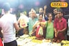 ভাইয়ের আদরে কোনও খামতি রাখা যাবে না! আগুন দাম, তবুও মিষ্টি-মাংসের উপচে পড়া ভিড়