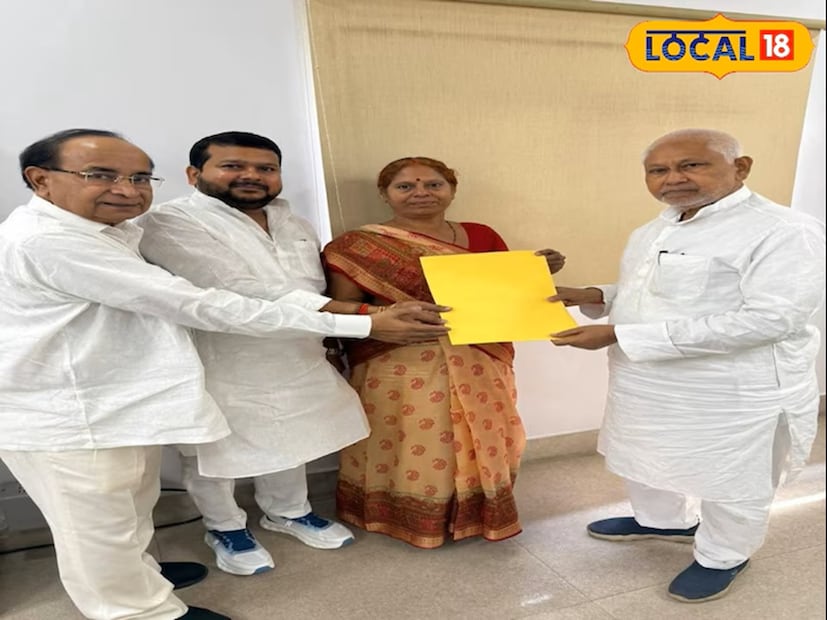 সামনেই বিহার নির্বাচন আর সেই নির্বাচনেই মনোনয়ন জমা দিতে গিয়ে নওয়াদা আসনের এনডিএ প্রার্থী জেডিইউ-র বিভা দেবী নিজের বিপুল পরিমাণ সম্পত্তি সামনে আনলেন, তাতে চোখ কপালে উঠেছে সবার।  সামনেই বিহার নির্বাচন আর সেই নির্বাচনেই মনোনয়ন জমা দিতে গিয়ে নওয়াদা আসনের এনডিএ প্রার্থী জেডিইউ-র বিভা দেবী নিজের বিপুল পরিমাণ সম্পত্তি সামনে আনলেন, তাতে চোখ কপালে উঠেছে সবার।