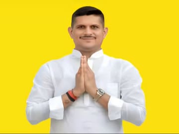 ২ হাজার টাকার মাইনে থেকে ৪০০ কোটি টাকার সাম্রাজ্যের মালিক! ২ হাজার টাকার মাইনে থেকে ৪০০ কোটি টাকার সাম্রাজ্যের মালিক!