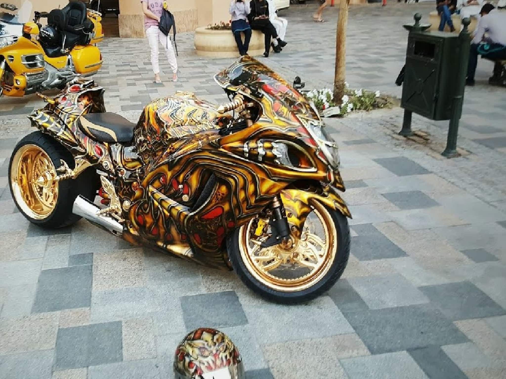 Golden Hayabusa : দামি বাইক তো অনেক দেখেছেন! ১ কোটি ৬৭ লাখ টাকার এমন দু'চাকা দেখেছেন? কী এমন আছে এতে!