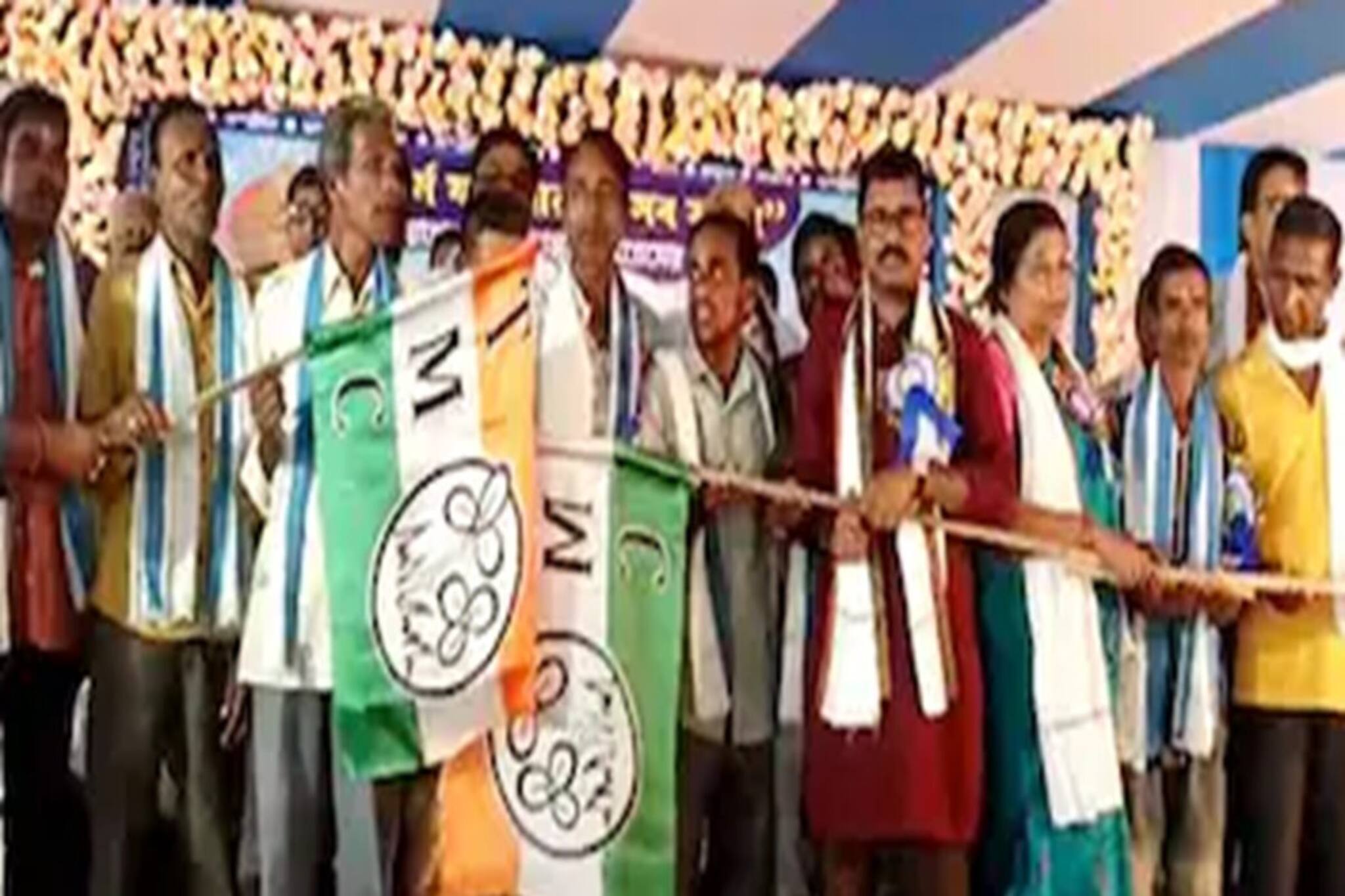 ঝাড়গ্রামে বিজেপি ছেড়ে তৃণমূলে যোগ! উচ্ছ্বাস শাসক দলে