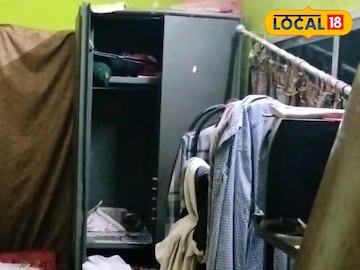 তছনছ করা হয়েছে আলমারি