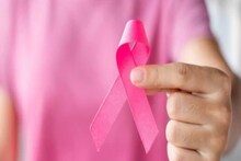 প্রাথমিক স্তরে রোগ নির্ণয় জীবন বাঁচায়, কেন স্তনপরীক্ষা জরুরি? কী ভাবে করবেন?