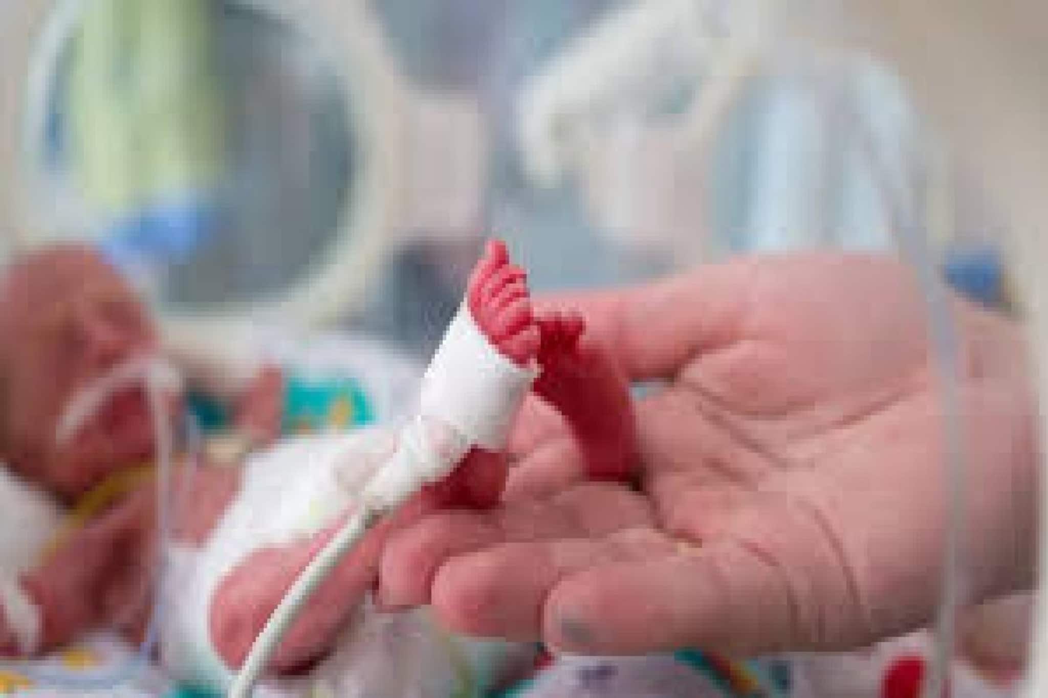 Baby and Mother: কোল থেকে আমার বাচ্চাটাকে নিয়ে আদর করছিল, তারপরেই আর দেখতে পাচ্ছি না, বুক ফাটা কান্নায় ভেঙে মা যা জানাল