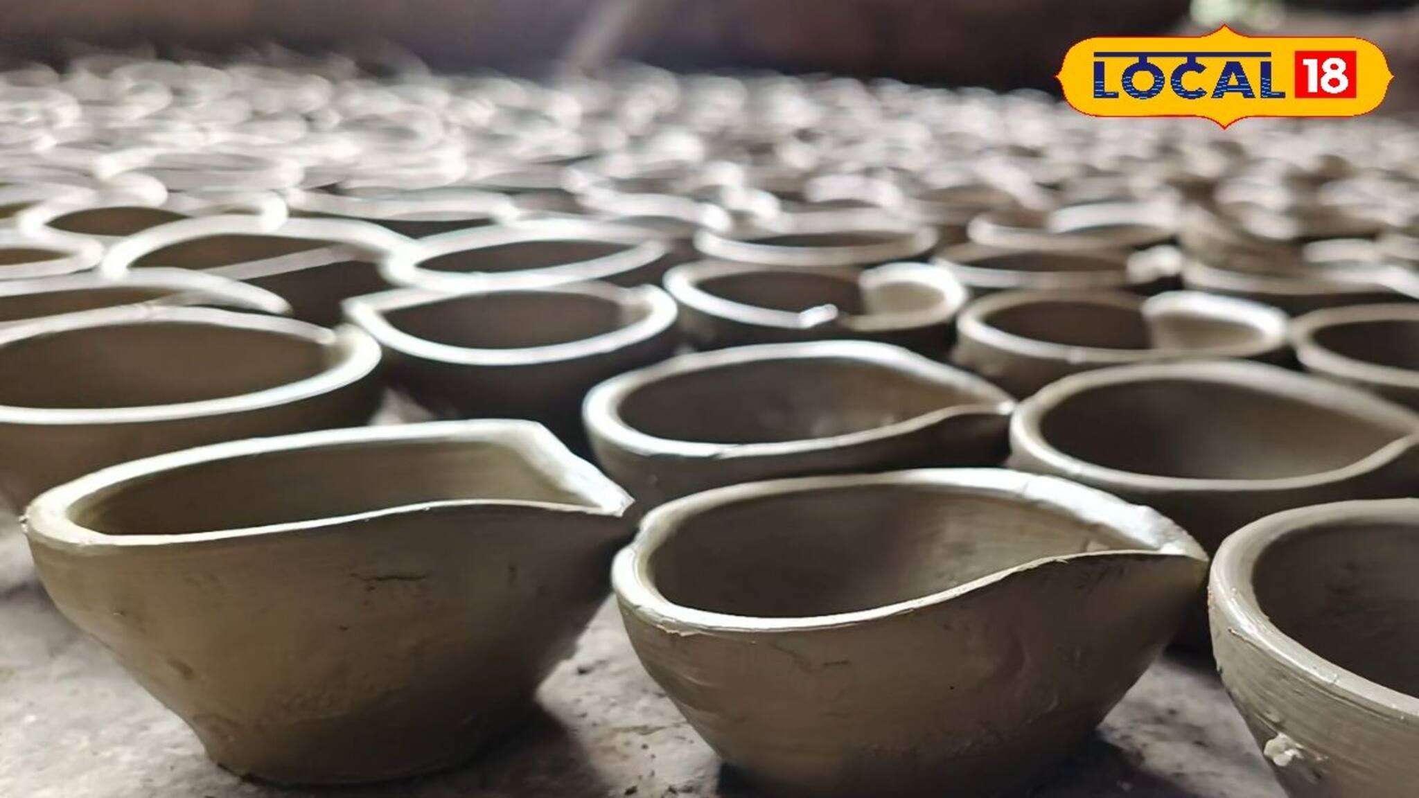 ফের বাজারে দাপট দেখাচ্ছে মাটির প্রদীপ! এবার কী ক্রমশ ফিকে হচ্ছে চিনা লাইট?