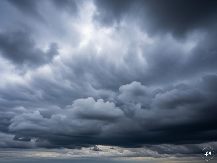 তখন এটি তীব্র ঘূর্ণিঝড় (Severe Cyclonic Storm) হিসেবেই ল্যান্ডফল করবে এবং এর গতিবেগ ঘণ্টায় সর্বোচ্চ ১১০ কিলোমিটার পর্যন্ত পৌঁছতে পারে।