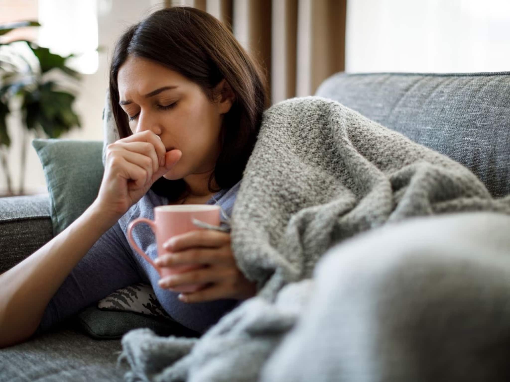 Cough-Cold Remedies: বুকে ঘরঘর শব্দ? জমা কফে কষ্ট পাচ্ছেন? অ্যান্টিবায়োটিক নয়, জমা কফ দূর করুন এই ঘরোয়া উপায়ে