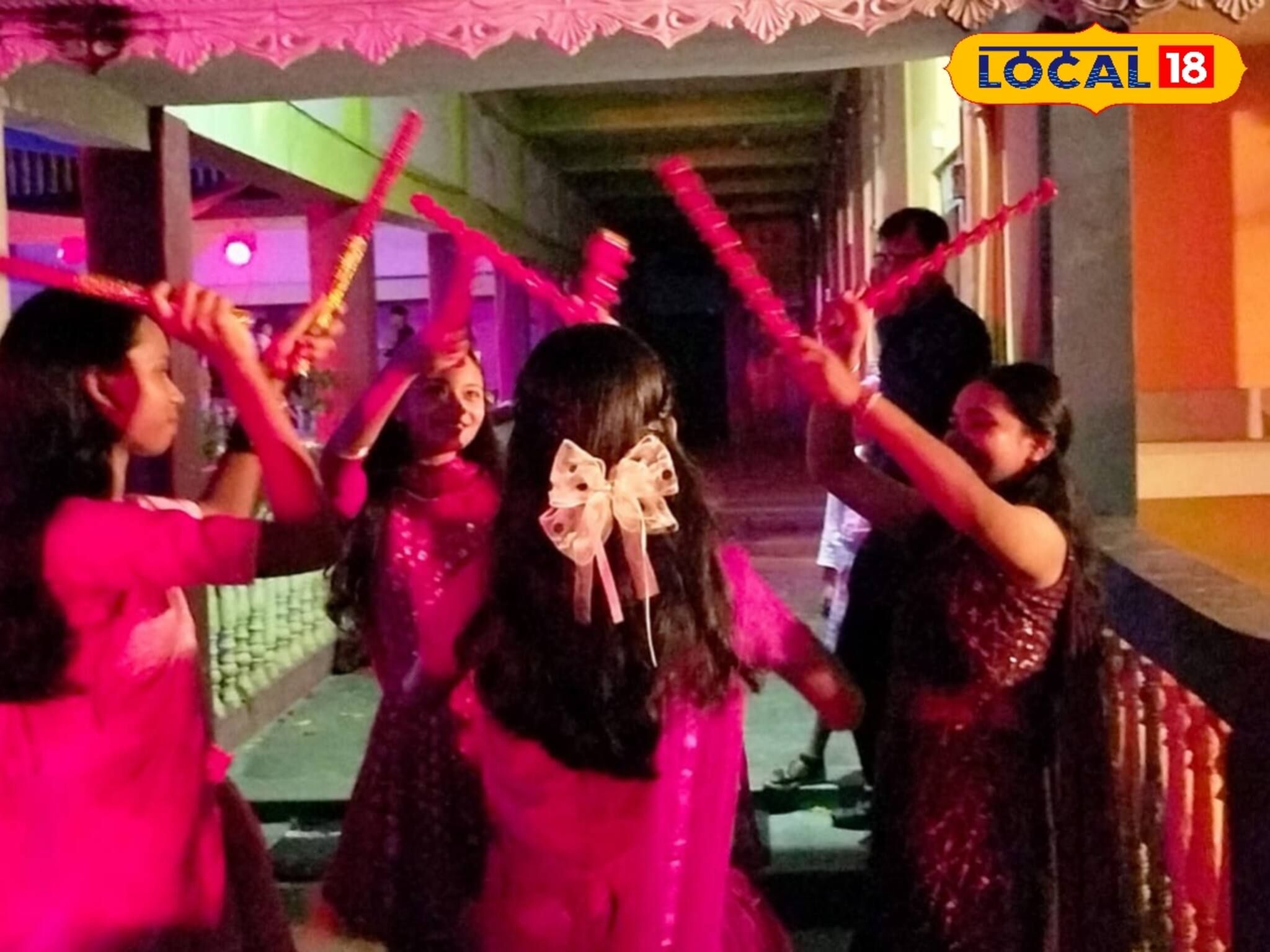 Durga Puja 2025: কালচিনিতে এক টুকরো গুজরাত, ডাণ্ডিয়াতে মাতল ছেলেমেয়েরা, ছবিতে দেখুন