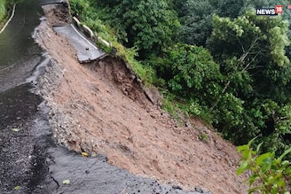 রাতভর বৃষ্টিতে বিপর্যস্ত দার্জিলিং! টানা বৃষ্টিতে বন‍্যা পরিস্থিতি উত্তরবঙ্গে