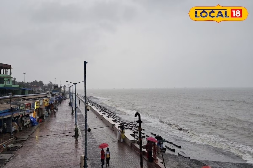 শক্তি বাড়িয়ে স্থলভাগের দিকে এগিয়ে আসছে ঘূর্ণিঝড় মন্থা। মঙ্গলবার সন্ধ্যা থেকে রাতের মধ্যে এটি তীব্র ঘূর্ণিঝড় হিসেবেই আছড়ে পড়বে স্থলভাগে। ঘূর্ণিঝড়ের প্রভাবে ইতিমধ্যেই বৃষ্টি শুরু হয়েছে সৈকত নগরী দিঘায়। বৃষ্টির সঙ্গে সঙ্গে বইছে ঝড়ো হাওয়া। উত্তাল দিঘার সমুদ্র। পর্যটকদের সতর্ক করতে বারবার মাইকিং করছে প্রশাসন। (তথ্য-মদন মাইতি)