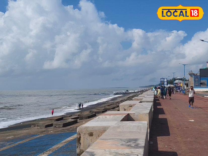 শক্তি হারিয়ে ধীরে ধীরে দুর্বল হয়ে পড়ছে ঘূর্ণিঝড় ‘মন্থা’। বুধবার রাতভর ঝোড়ো হাওয়া ও ভারী বৃষ্টির পর শুক্রবার সকাল থেকেই দিঘার সমুদ্র অনেকটাই শান্ত হচ্ছে। যদিও সকাল থেকে ঘন কালো মেঘে ঢেকে রয়েছে উপকূলীয় এলাকা। আকাশের মুখ ভার, মাঝে ঝোড়ো হাওয়ার দেখা মিলেছে। বুধবার রাতভর টানা বৃষ্টির পর বৃহস্পতিবার ও শুক্রবার সকালে দিঘার পরিবেশ অনেকটাই অনুকূল। উত্তাল সমুদ্র ধীরে ধীরে চেনা ছন্দে ফিরছে, শান্ত হচ্ছে উত্তাল ঢেউ। (ছবি ও তথ্য: মদন মাইতি) শক্তি হারিয়ে ধীরে ধীরে দুর্বল হয়ে পড়ছে ঘূর্ণিঝড় ‘মন্থা’। বুধবার রাতভর ঝোড়ো হাওয়া ও ভারী বৃষ্টির পর শুক্রবার সকাল থেকেই দিঘার সমুদ্র অনেকটাই শান্ত হচ্ছে। যদিও সকাল থেকে ঘন কালো মেঘে ঢেকে রয়েছে উপকূলীয় এলাকা। আকাশের মুখ ভার, মাঝে ঝোড়ো হাওয়ার দেখা মিলেছে। বুধবার রাতভর টানা বৃষ্টির পর বৃহস্পতিবার ও শুক্রবার সকালে দিঘার পরিবেশ অনেকটাই অনুকূল। উত্তাল সমুদ্র ধীরে ধীরে চেনা ছন্দে ফিরছে, শান্ত হচ্ছে উত্তাল ঢেউ। (ছবি ও তথ্য: মদন মাইতি)