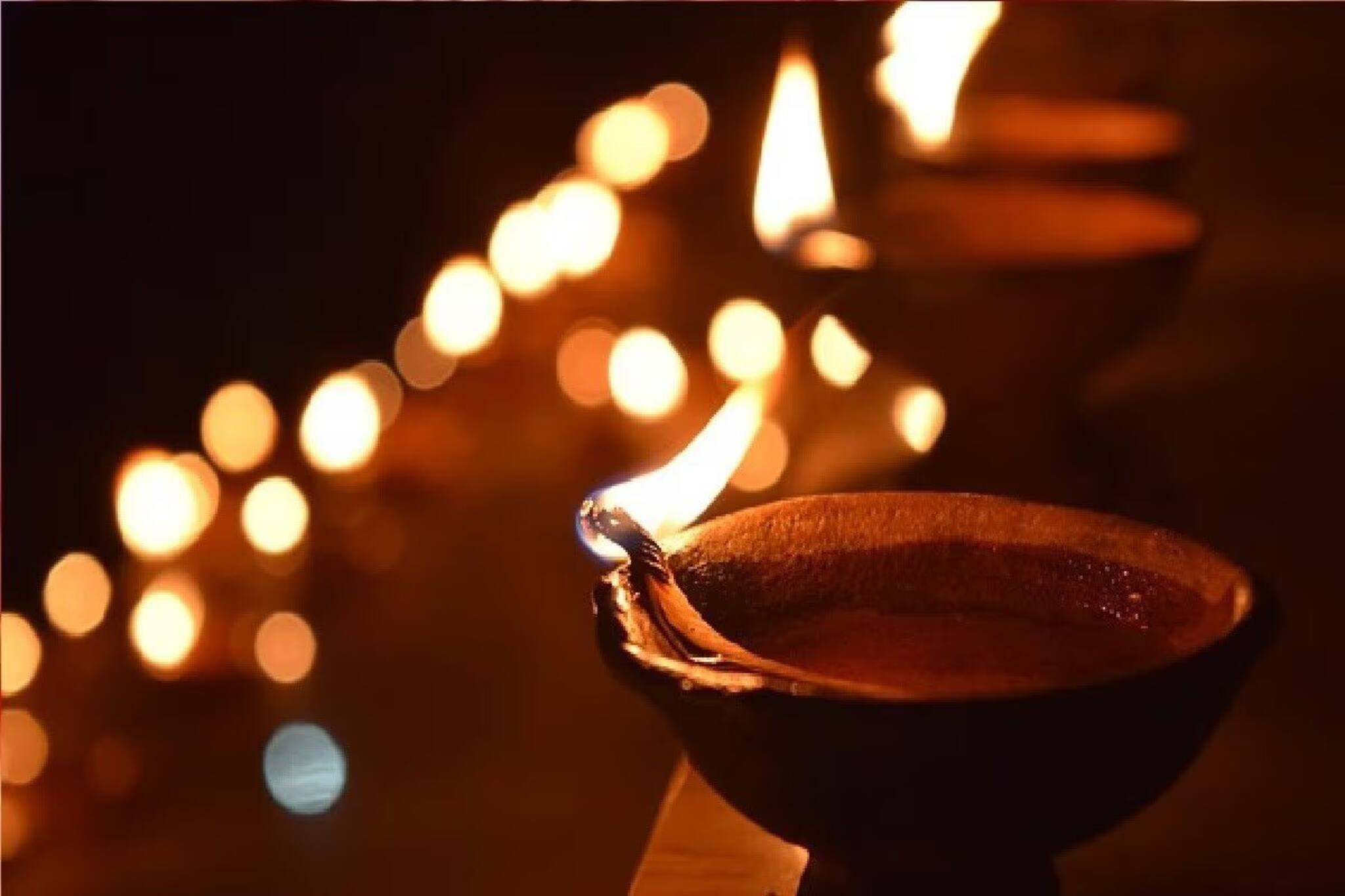 ভূত চতুর্দশীতে ১৪ প্রদীপ জ্বালানোর নেপথ্যে কী কারণ? জীবনে বড় প্রভাব এই প্রদীপের! জানুন