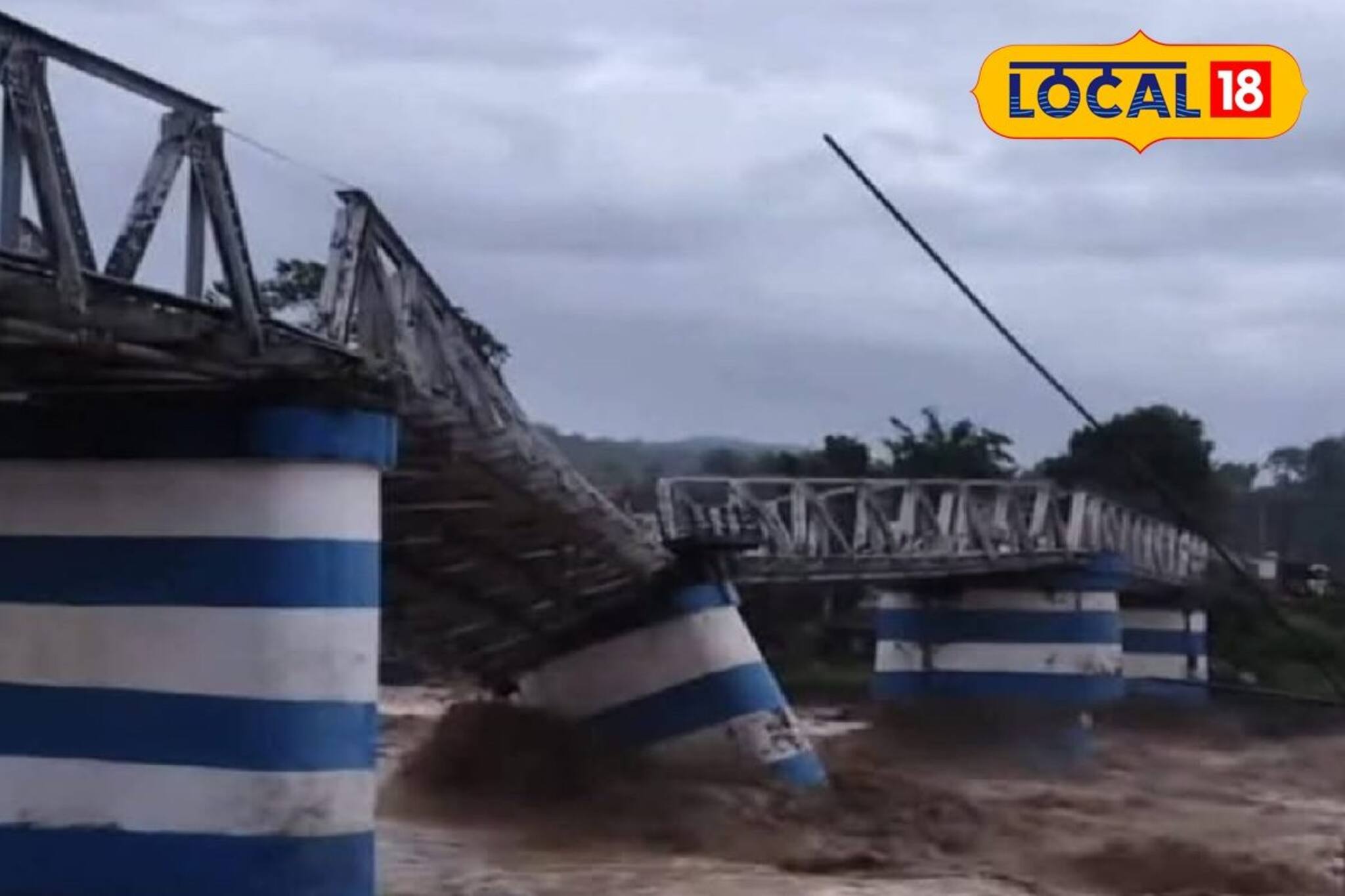 শিলিগুড়ি-মিরিক রাস্তায় বিপত্তি! দুধিয়ার লোহার সেতু ভেঙে চুরমার, কবে হবে স্বাভাবিক?