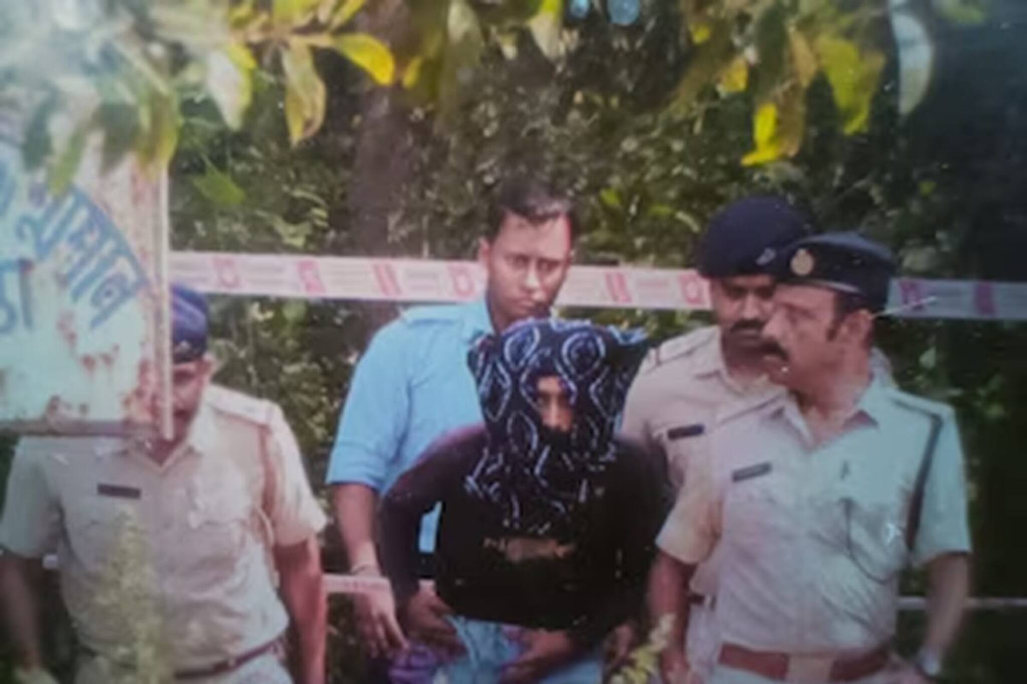 'এই ঘৃণ্য অপরাধের জন্য...' দুর্গাপুর কাণ্ডে নির্যাতিতার সহপাঠীকে নিয়ে বড় সিদ্ধান্ত