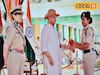 রেলমন্ত্রীর থেকে পুরস্কৃত হলেন মেচেদার আরপিএফ-এর লেডি কনস্টেবল! কারণ জানলে স্যালুট জানাবেন