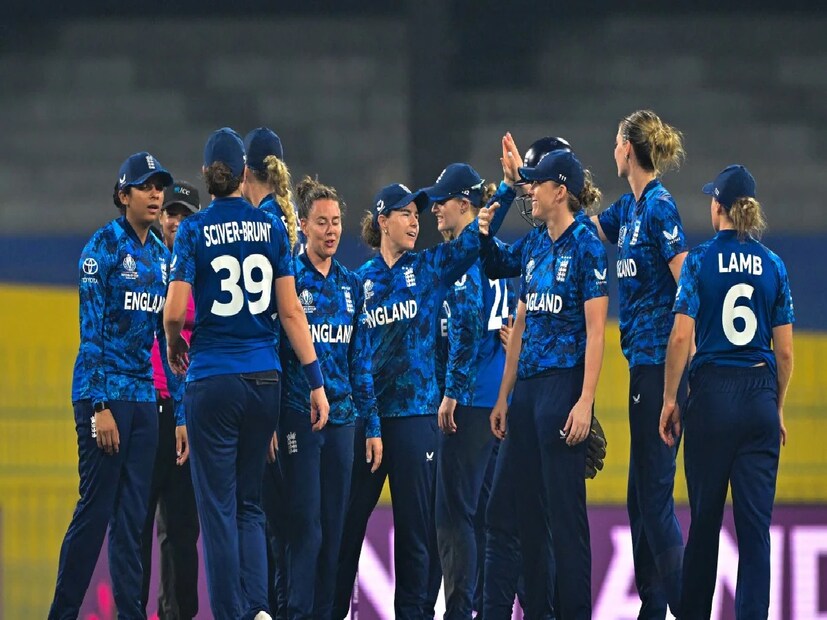 একই সঙ্গে, সেমিফাইনালে হেরে যাওয়া উভয় দলকে ১.১২ মিলিয়ন ডলার অর্থাৎ প্রায় ৯.৯ কোটি টাকা পুরস্কার দেওয়া হবে। অস্ট্রেলিয়া এবং ইংল্যান্ড দল দুটি সেমিফাইনাল ম্যাচেই পরাজিত হয়েছে, যার অর্থ তাদের প্রত্যেককে প্রায় ১০ কোটি টাকা করে দেওয়া হবে।