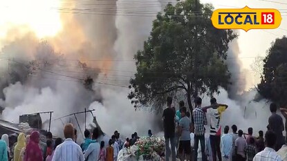 প্লাস্টিক গুদামে আগুন প্লাস্টিক গুদামে আগুন