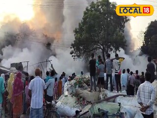 প্লাস্টিক গুদামে আগুন