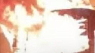 বাসটিতে হঠাৎ আগুন ধরে 