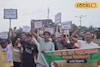 সর্বস্ব হারিয়ে পিঠ ঠেকেছে দেওয়ালে! বন্যা ও ভাঙনের রোধের দাবিতে পথে পড়ুয়ারা