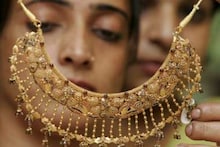 সোনা-রুপোর গয়না ঘরেই ঝলমল করবে, স্যাকরার কাছে যাওয়ার প্রয়োজন নেই, এক ধোয়াতেই পরিষ্কার হবে