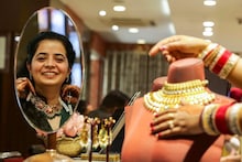 Gold Buying Tips: সোনা-রুপোর মোহে ফাঁসবেন না, কেনার আগে কয়েকটা সত্যি জানা উচিত যা কেউ বলেন না