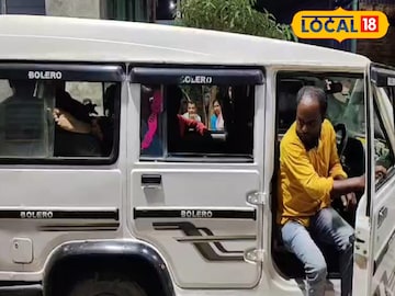 আহতের হাসপাতালে ভর্তি করা হয়