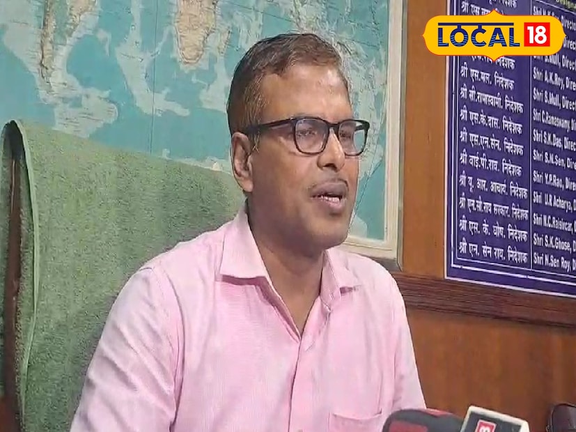 পূর্বাভাস আগেই ছিল, আর সেই পূর্বাভাস অনুযায়ী দশমী অর্থাৎ বৃহস্পতিবার সকাল থেকেই খেলা শুরু করে দিয়েছে বঙ্গোপসাগরের নতুন নিম্নচাপ। ইতিমধ্যেই ভোর থেকে বিভিন্ন জেলায় শুরু হয়েছে বৃষ্টি। প্রশ্ন যাচ্ছে কেমন থাকবে দক্ষিণবঙ্গের আবহাওয়া? সেই নিয়েই এবার এসে গেল আবহাওয়া দফতরের মেগা আপডেট।