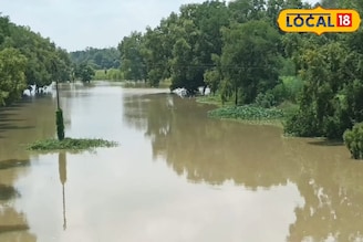 মাত্র কয়েক মিটার দূরেই চরম বিপদসীমা! টানা বৃষ্টিতে উত্তাল কেলেঘাই