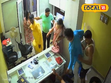 উচ্চস্বরে বক্স বাজানোর প্রতিবাদ করায় জুটল চর থাপ্পর কিল লাথি