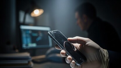 দুর্গাপুরের বেসরকারি মেডিক্যাল কলেজ সংলগ্ন জঙ্গলে মেডিক্যাল পড়ুয়ার উপর নির্যাতন ঘটনায় ৫ অভিযুক্ত গ্রেফতার। এক অভিযুক্ত ধর্ষণের অভিযোগে অভিযুক্ত, বাকিদের ভূমিকা তদন্তাধীন। ভিক্টিমের বন্ধুর ভূমিকা নিয়েও সন্দেহ করছে পুলিশ। জবানবন্দি ও প্রমাণ সংগ্রহ সম্পূর্ণ, ফরেনসিক রিপোর্টের অপেক্ষা চলছে। দুর্গাপুরের বেসরকারি মেডিক্যাল কলেজ সংলগ্ন জঙ্গলে মেডিক্যাল পড়ুয়ার উপর নির্যাতন ঘটনায় ৫ অভিযুক্ত গ্রেফতার। এক অভিযুক্ত ধর্ষণের অভিযোগে অভিযুক্ত, বাকিদের ভূমিকা তদন্তাধীন। ভিক্টিমের বন্ধুর ভূমিকা নিয়েও সন্দেহ করছে পুলিশ। জবানবন্দি ও প্রমাণ সংগ্রহ সম্পূর্ণ, ফরেনসিক রিপোর্টের অপেক্ষা চলছে।