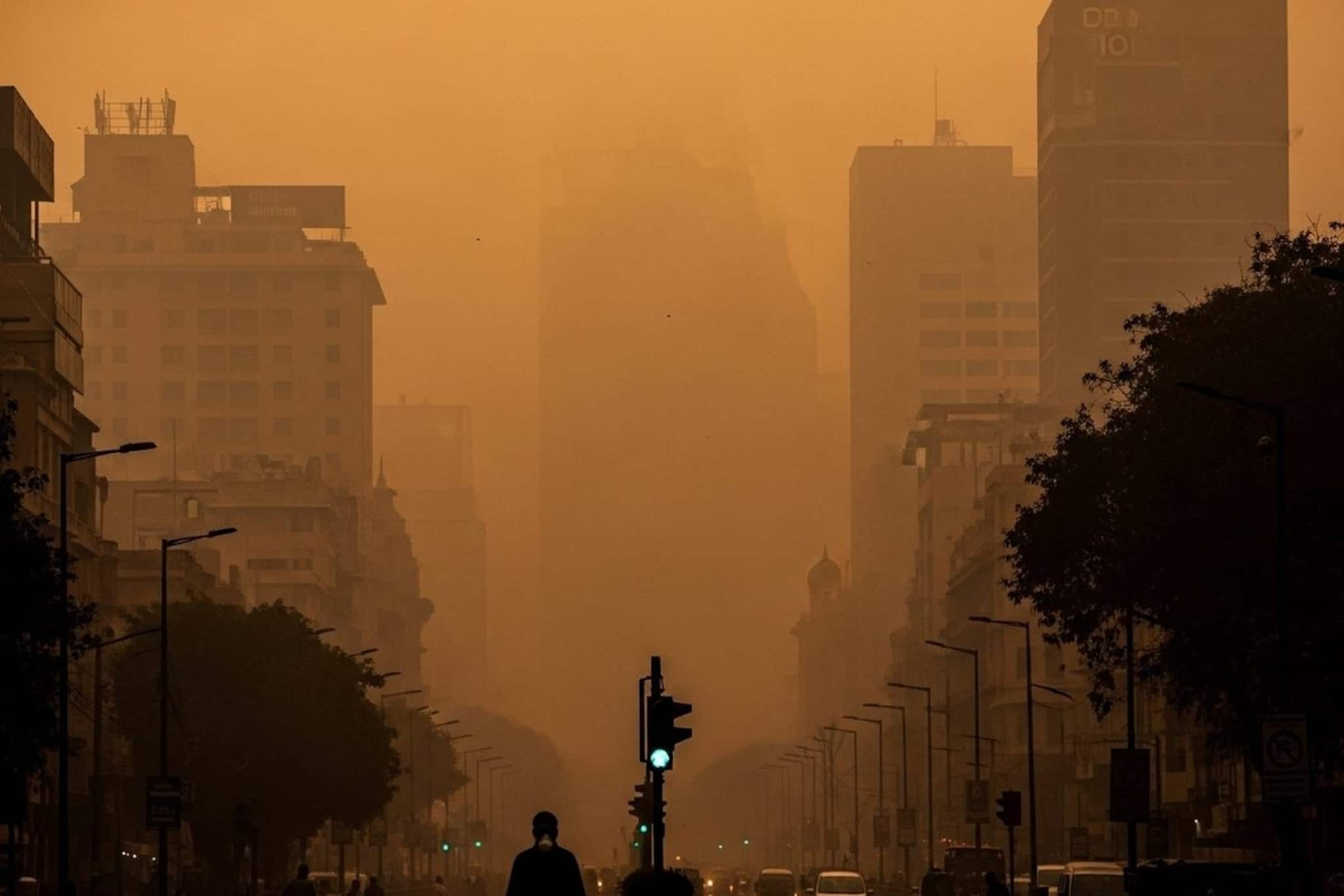 কালীপুজোয় বিপদসীমা পেরোল কলকাতার দূষণ! সবচেয়ে সংকটে কোন এলাকা?...দেখে নিন AQI রিপোর্ট