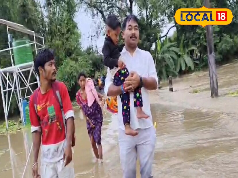 মঙ্গলবারেও পাহাড়ের একাধিক জেলায় বিক্ষিপ্ত বৃষ্টিপাতের পূর্বাভাস দিয়েছে হাওয়া অফিস। প্রায় সমস্ত জেলার বিভিন্ন অংশে বিক্ষিপ্তভাবে বৃষ্টির সম্ভাবনা রয়েছে। পাশাপাশি একই রকমের আবহাওয়া থাকবে বুধবারেও। তবে ভারী বা অতিভারী বৃষ্টিপাতের সতর্কতা নেই।