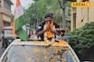 কৃষক পরিবারের ছেলে সেনা জওয়ান! অবসর নিয়ে ফিরতেই রাজকীয় সংবর্ধনা, ছবিতে দেখুন