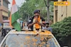 কৃষক পরিবারের ছেলে সেনা জওয়ান! অবসর নিয়ে ফিরতেই রাজকীয় সংবর্ধনা, ছবিতে দেখুন