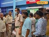 দশমীর সন্ধ্যায় দোকানে বসে আড্ডা দিচ্ছিলেন 'ওঁরা', আচমকা হুড়মুড়িয়ে ঢুকে পড়ল গাড়ি!