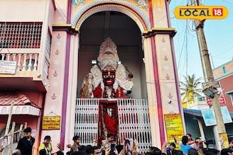 বড়বেলুনের বড় মা! ২১ ফুটের প্রতিমার নিরঞ্জন হয় কীভাবে, জানলে চমকে যাবেন